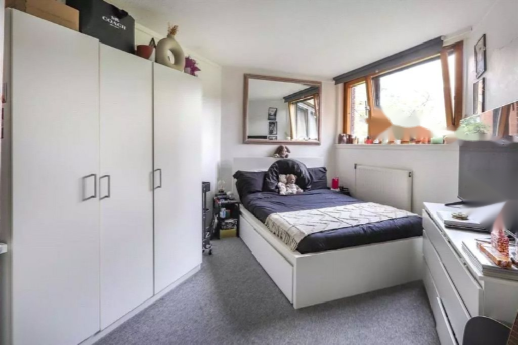 Flat in London, United Kingdom, 88 m² - picture 1