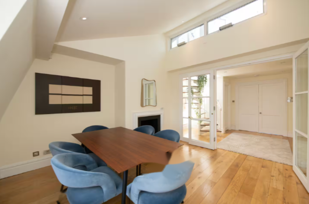 Piso en Londres, Reino Unido, 162 m² - imagen 1