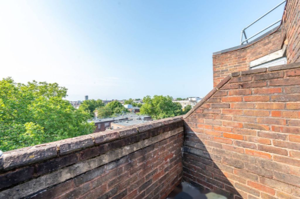 Flat in London, United Kingdom, 54 m² - picture 1