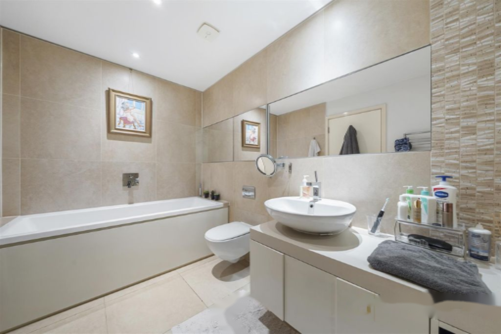 Piso en Londres, Reino Unido, 132 m² - imagen 1