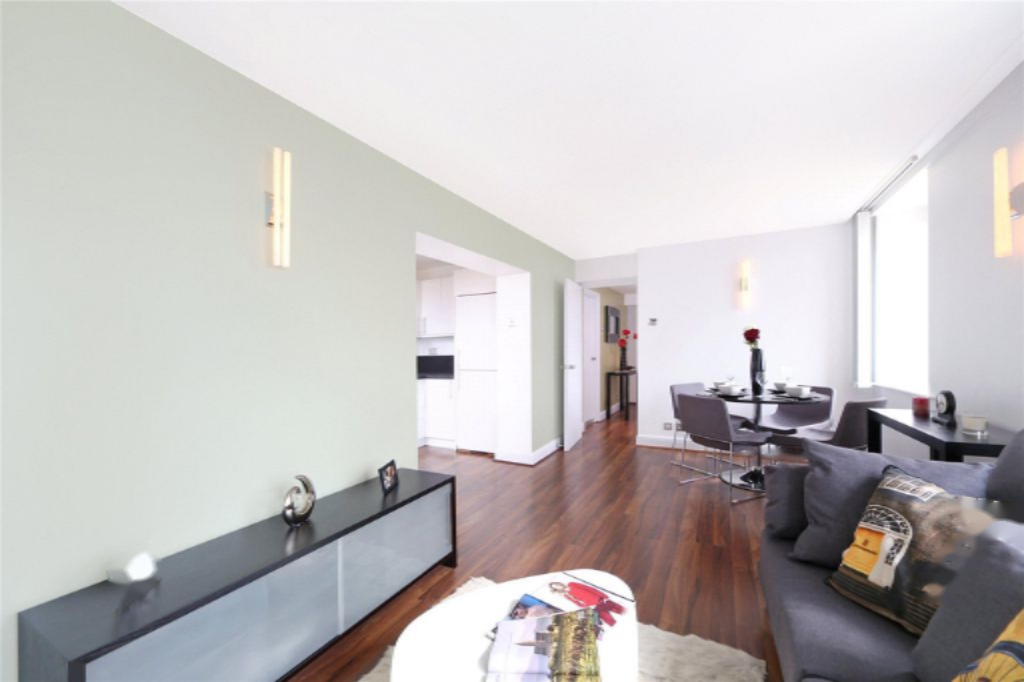 Flat in London, United Kingdom, 47 m² - picture 1