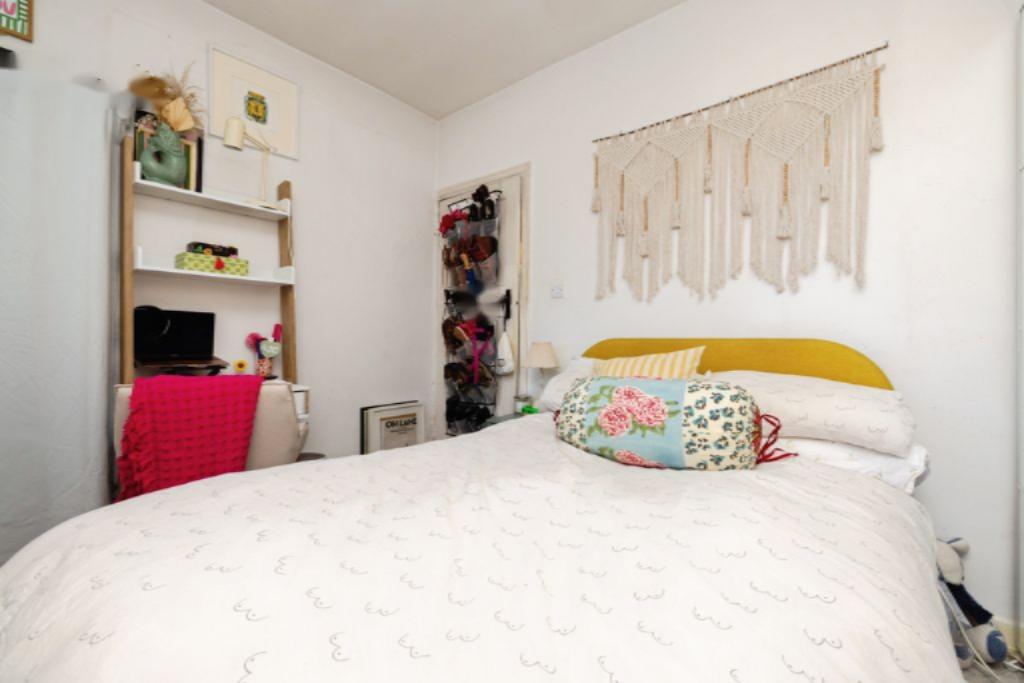 Flat in London, United Kingdom, 39 m² - picture 1