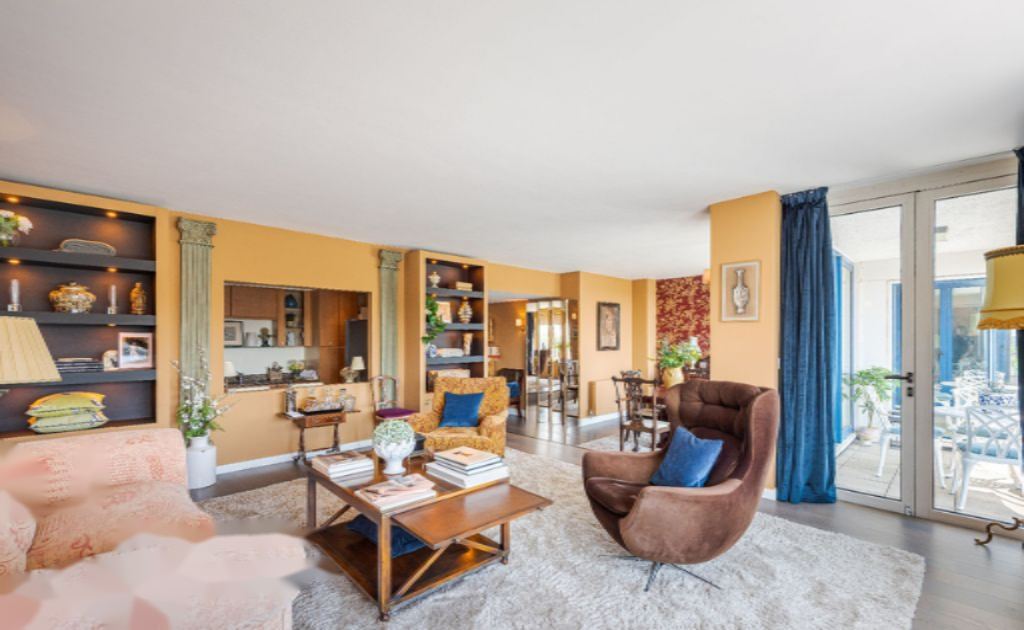 Flat in London, United Kingdom, 141 m² - picture 1