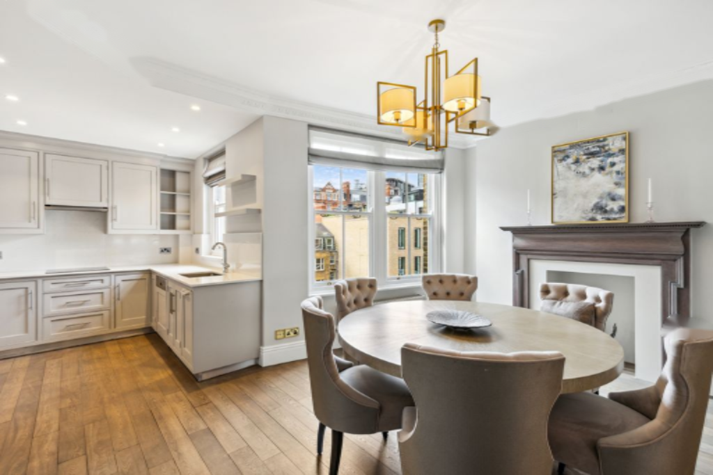 Piso en Londres, Reino Unido, 227 m² - imagen 1