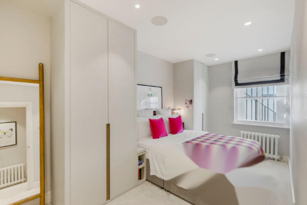 Flat in London, United Kingdom, 77 m² - picture 1