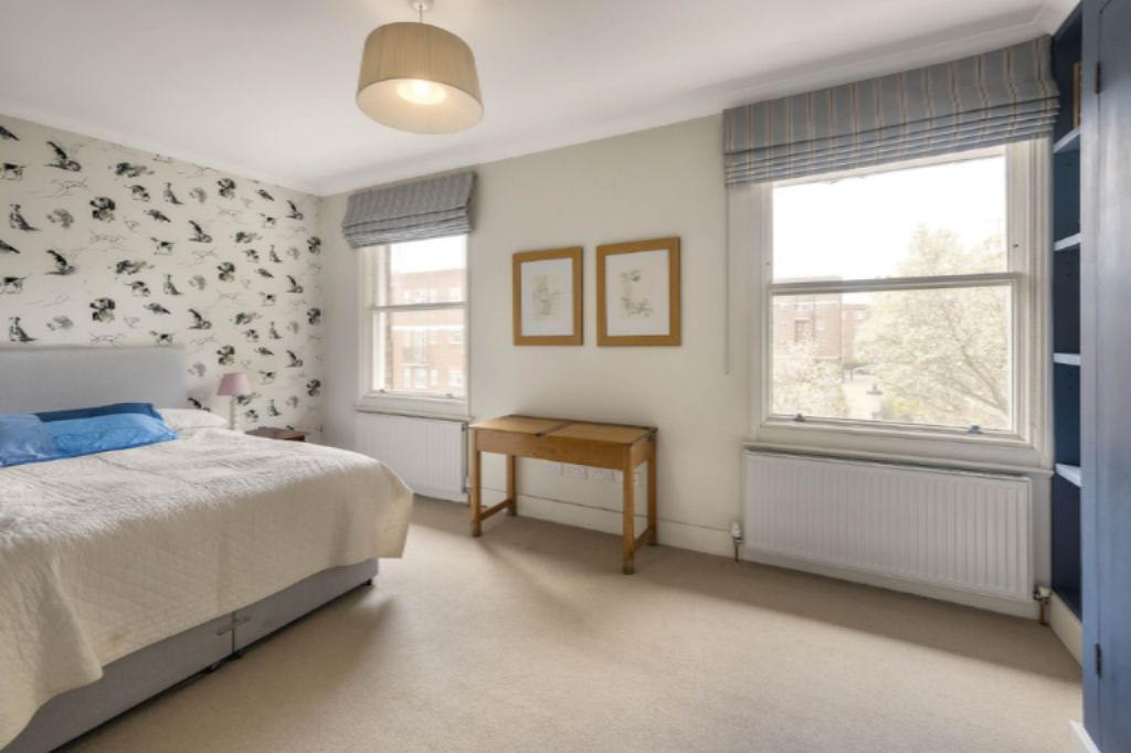 Flat in London, United Kingdom, 288 m² - picture 1