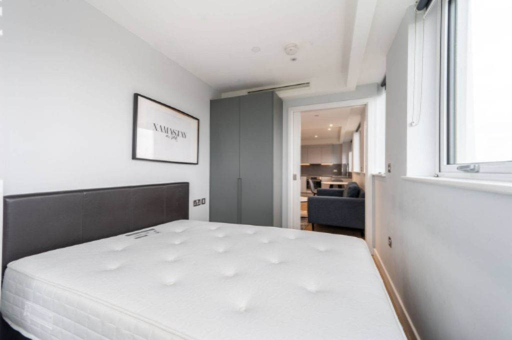 Flat in London, United Kingdom, 36 m² - picture 1