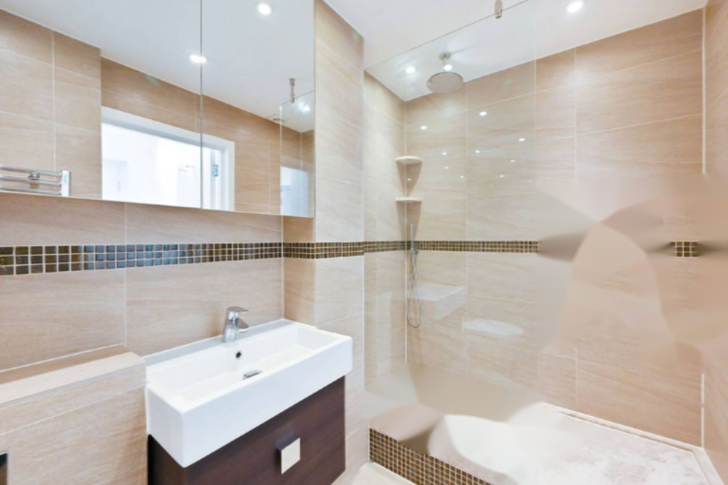 Flat in London, United Kingdom, 62 m² - picture 1