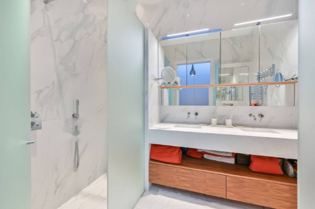 Piso en Londres, Reino Unido, 236 m² - imagen 1