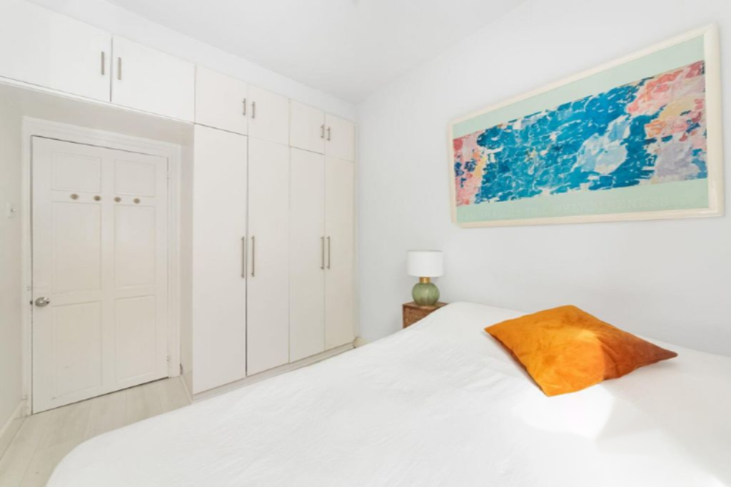 Flat in London, United Kingdom, 44 m² - picture 1