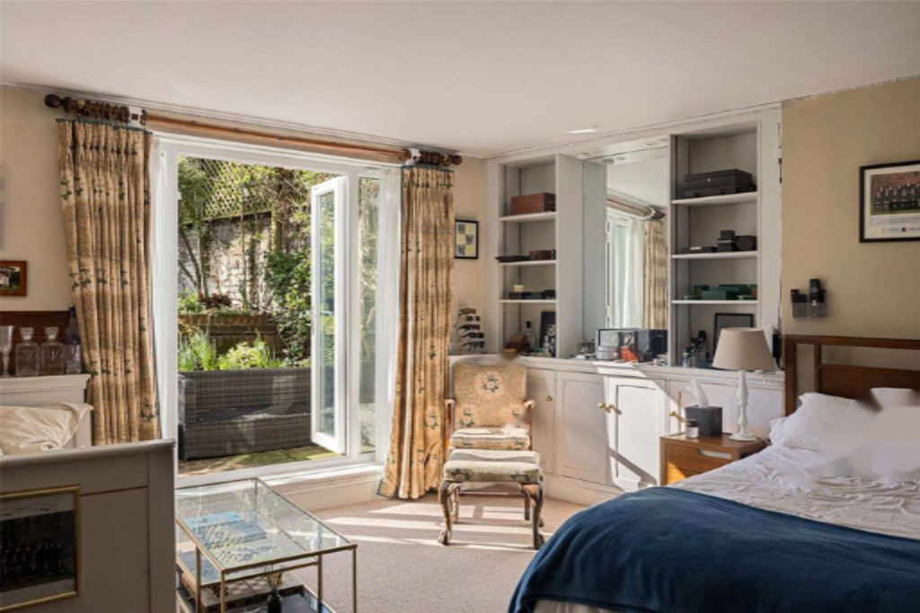 Piso en Londres, Reino Unido, 396 m² - imagen 1