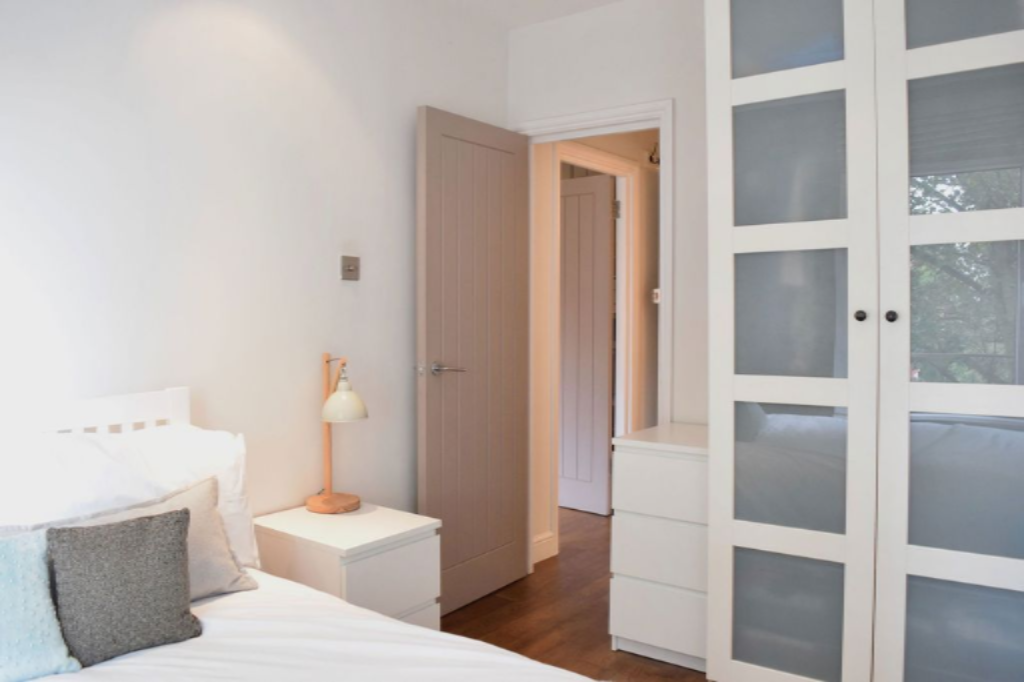 Flat in London, United Kingdom, 29 m² - picture 1