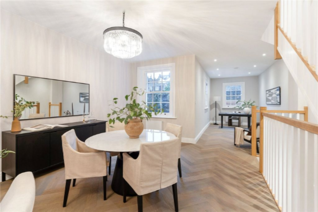 Piso en Londres, Reino Unido, 191 m² - imagen 1