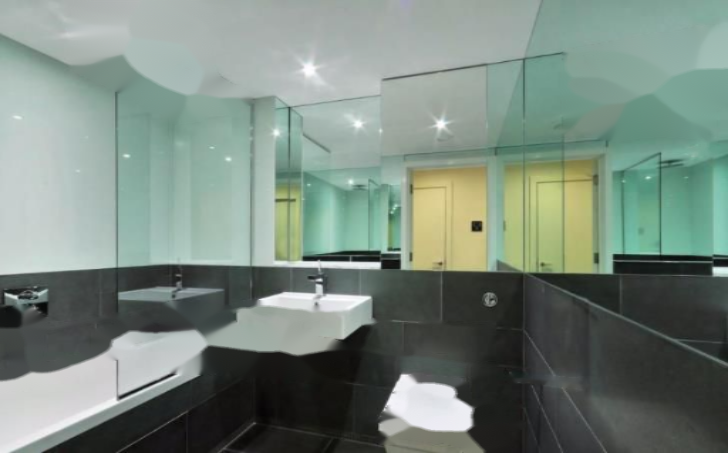 Flat in London, United Kingdom, 63 m² - picture 1