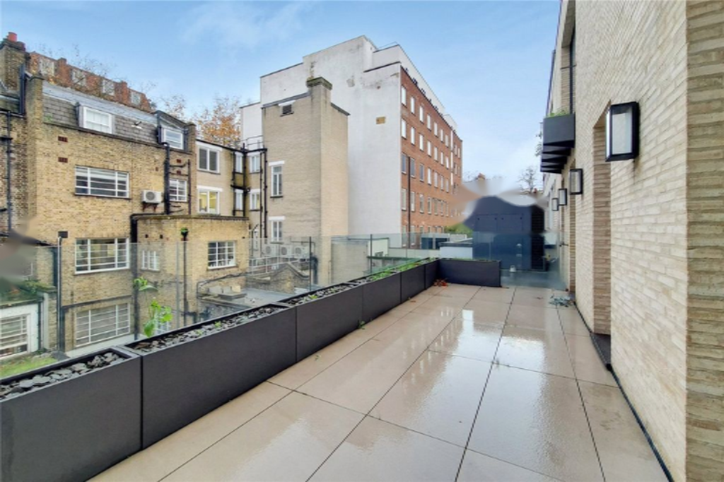 Flat in London, United Kingdom, 216 m² - picture 1