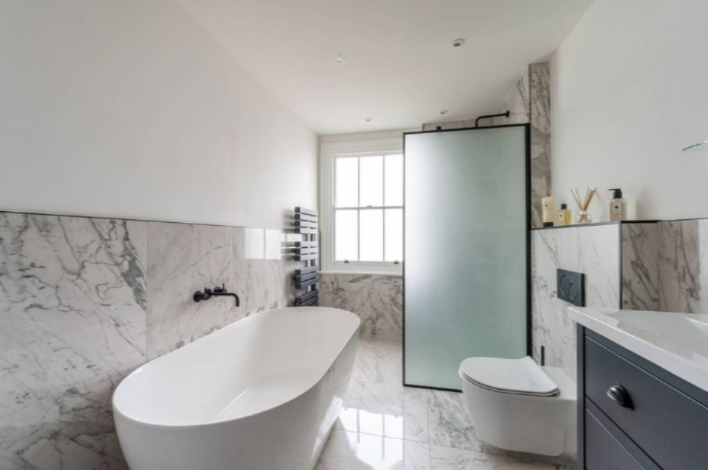 Piso en Londres, Reino Unido, 204 m² - imagen 1