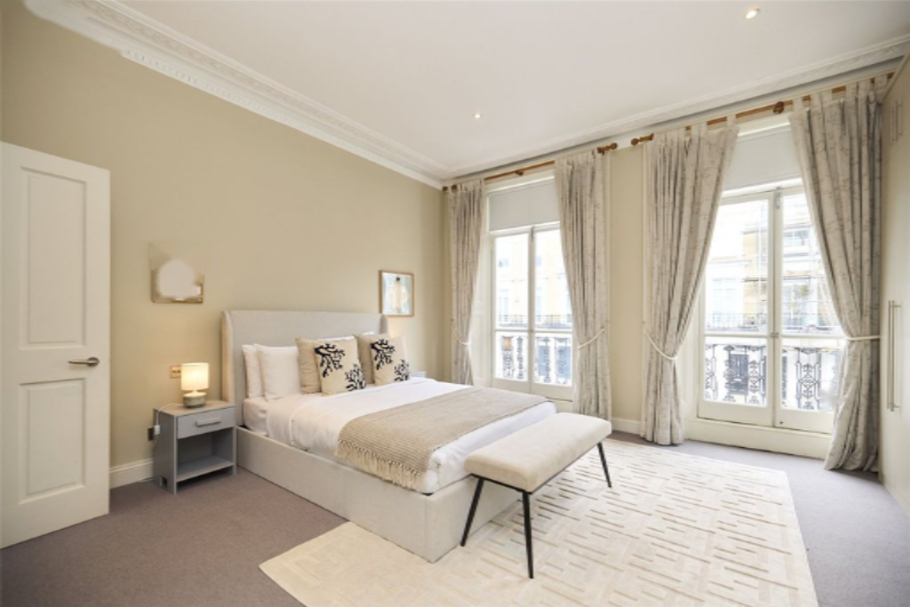 Piso en Londres, Reino Unido, 228 m² - imagen 1