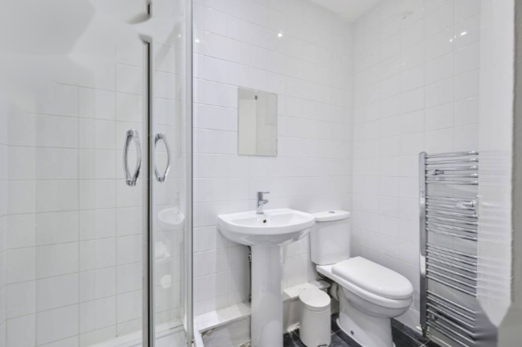 Flat in London, United Kingdom, 33 m² - picture 1