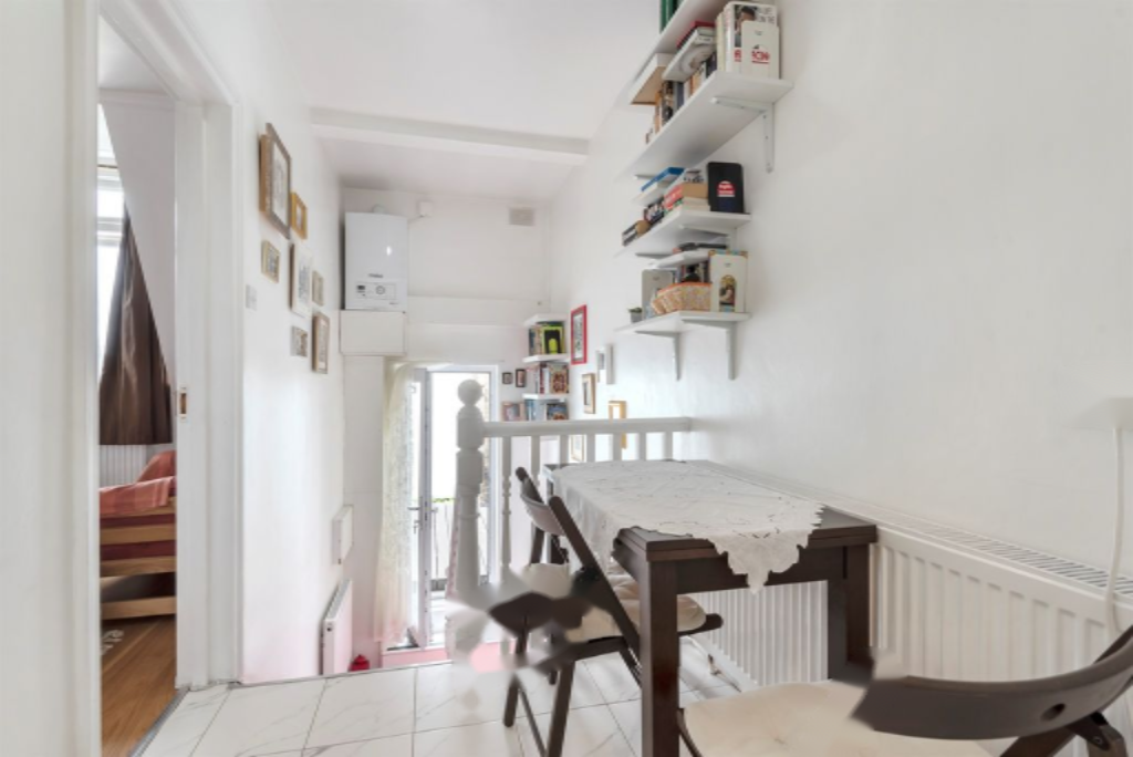 Flat in London, United Kingdom, 39 m² - picture 1