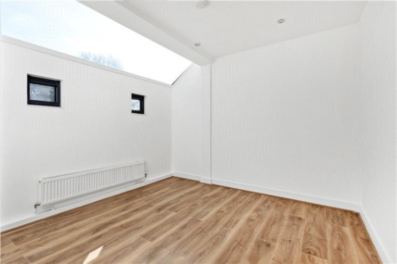 Flat in London, United Kingdom, 42 m² - picture 1