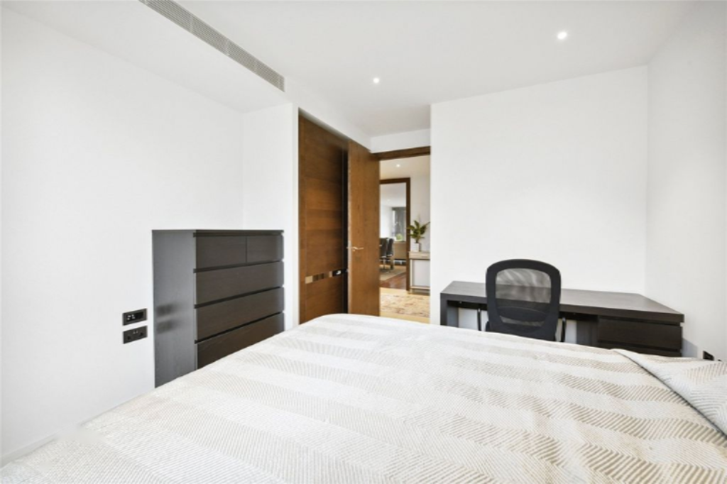 Piso en Londres, Reino Unido, 138 m² - imagen 1