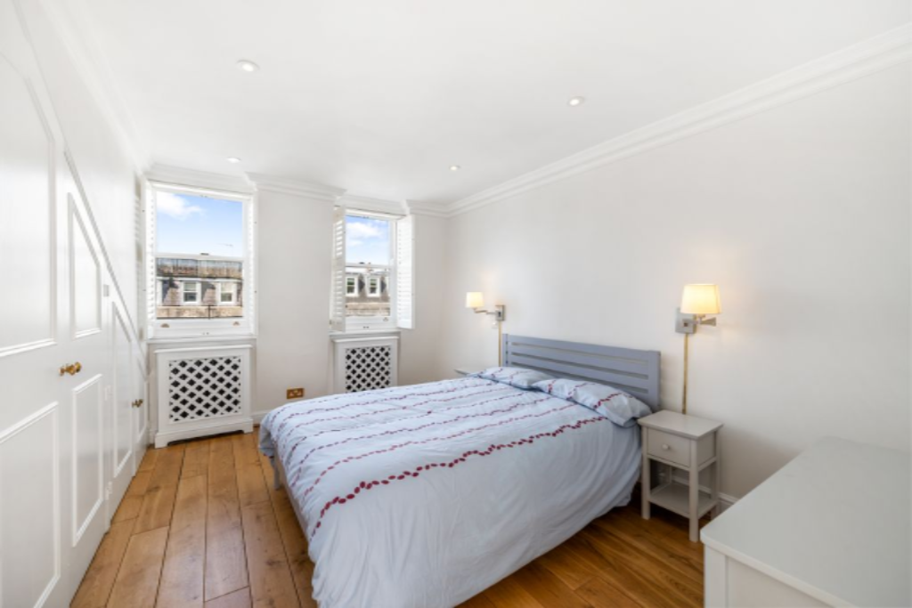 Flat in London, United Kingdom, 112 m² - picture 1