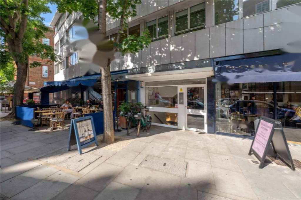 Flat in London, United Kingdom, 61 m² - picture 1