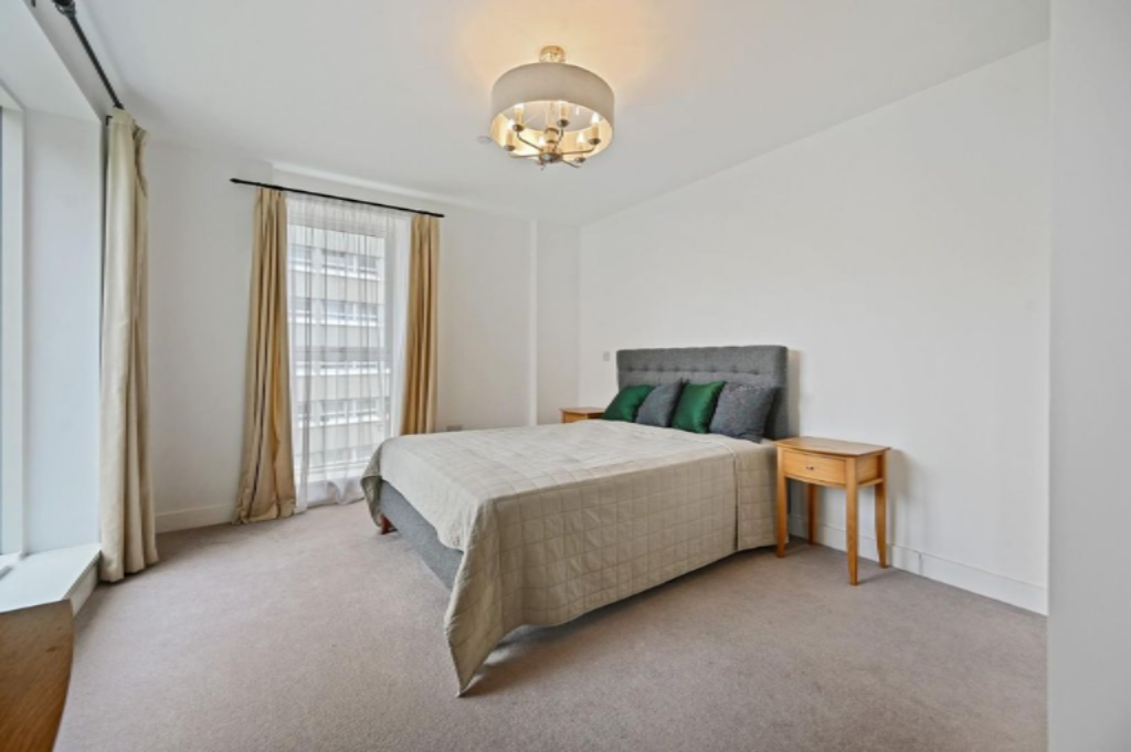 Flat in London, United Kingdom, 65 m² - picture 1