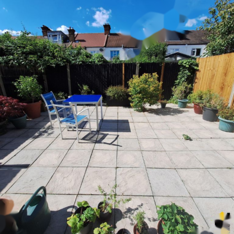 Flat in London, United Kingdom, 42 m² - picture 1