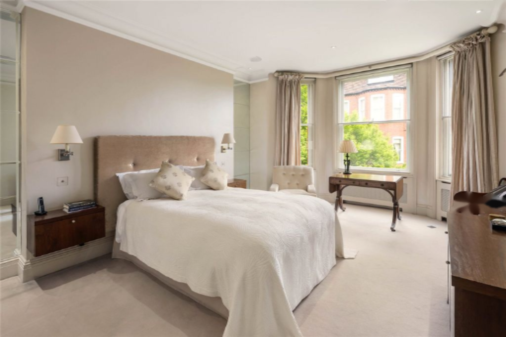 Piso en Londres, Reino Unido, 235 m² - imagen 1