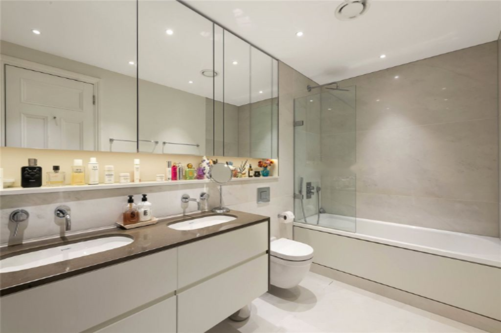 Piso en Londres, Reino Unido, 148 m² - imagen 1