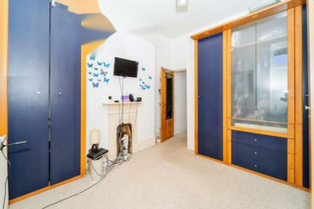 Flat in London, United Kingdom, 46 m² - picture 1