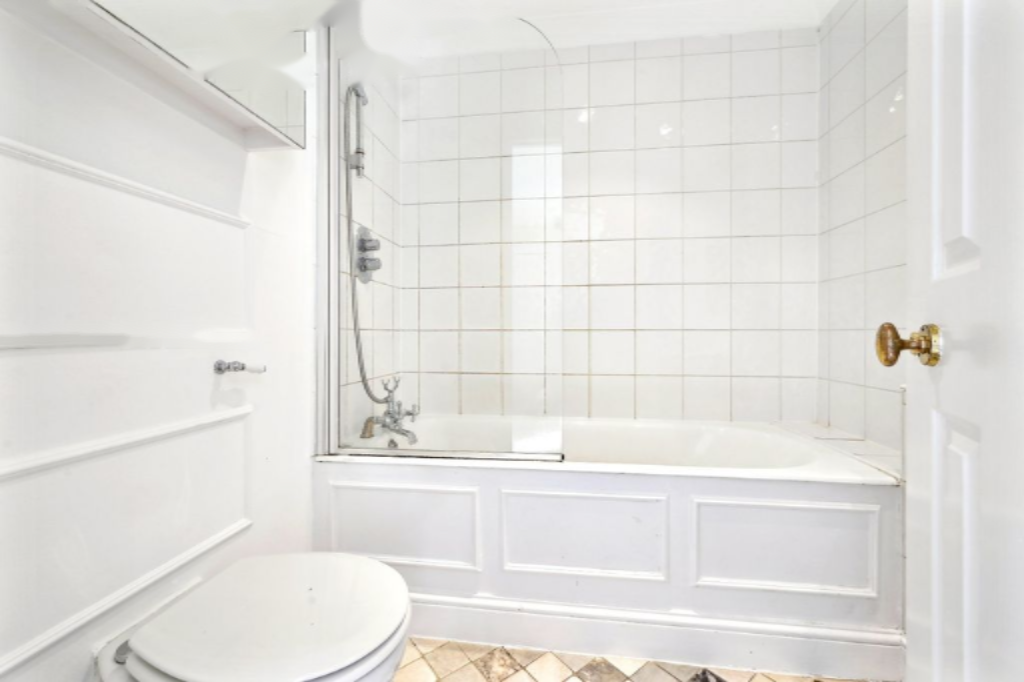 Flat in London, United Kingdom, 59 m² - picture 2