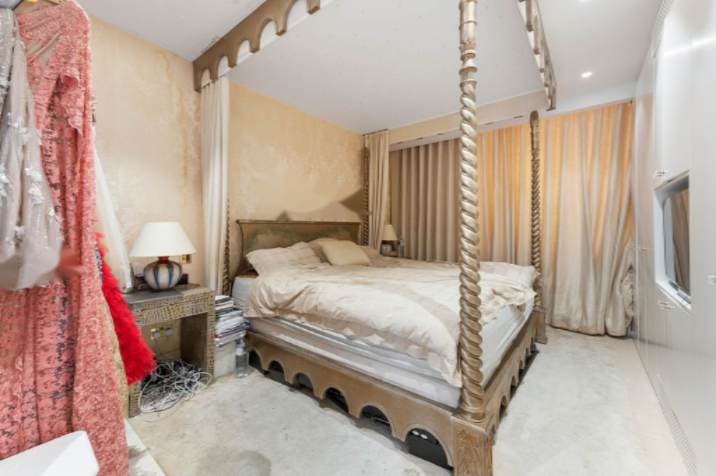 Flat in London, United Kingdom, 287 m² - picture 2