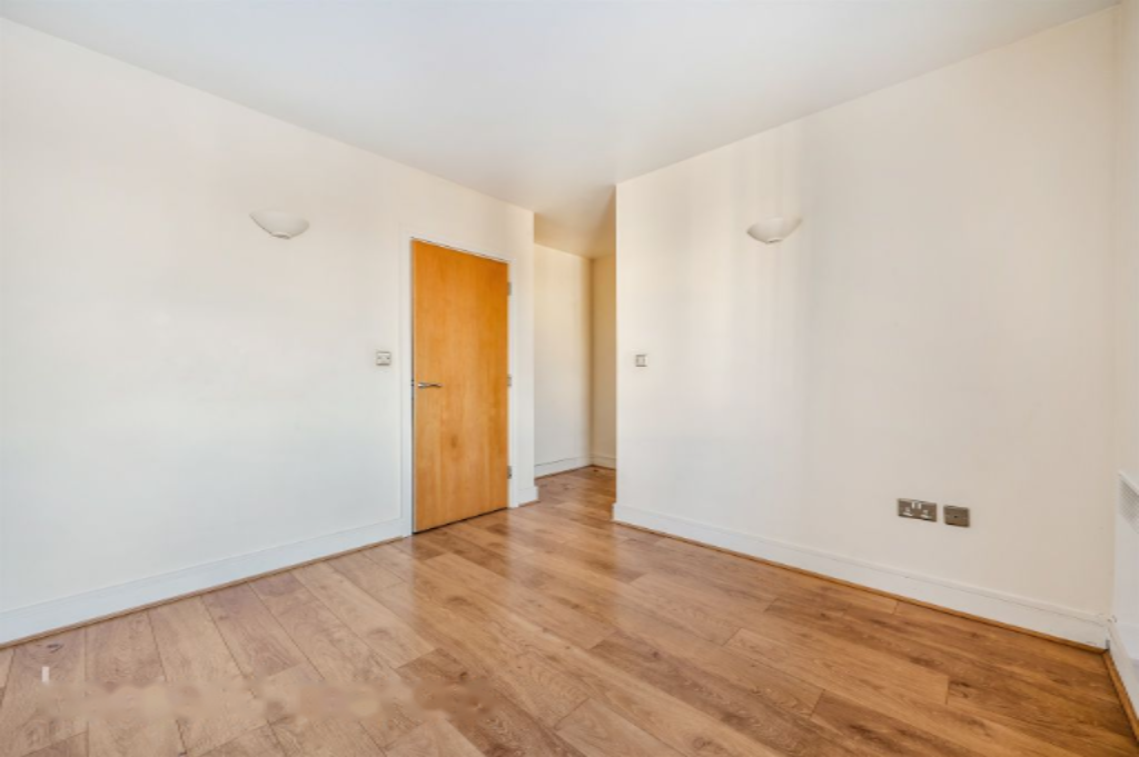 Flat in London, United Kingdom, 75 m² - picture 2