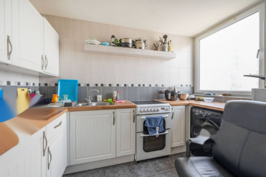 Flat in London, United Kingdom, 47 m² - picture 2