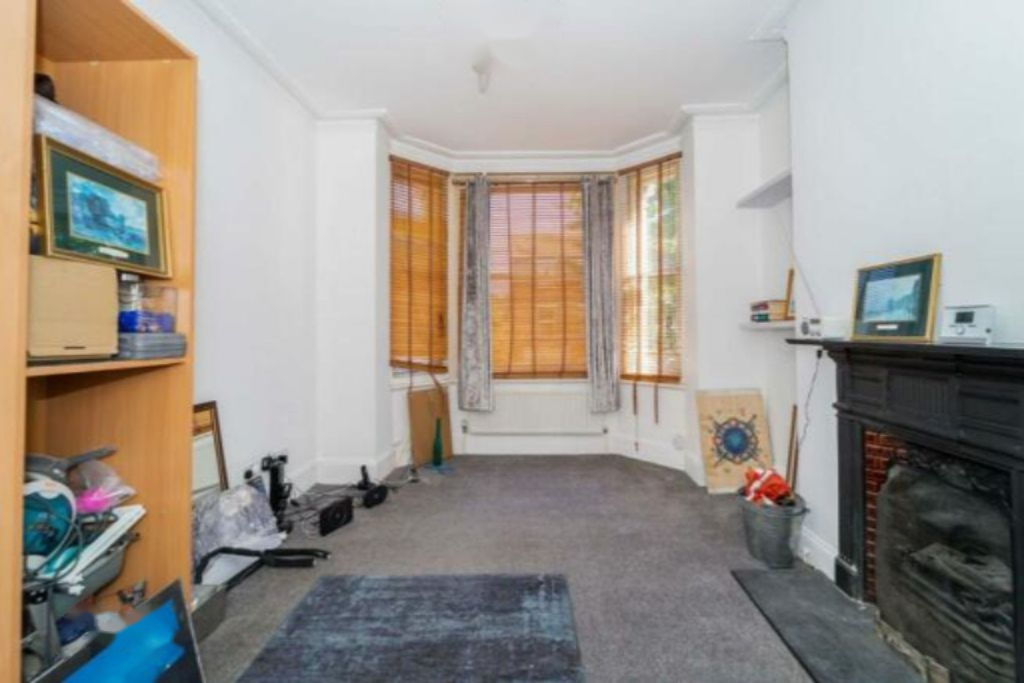 Flat in London, United Kingdom, 46 m² - picture 2