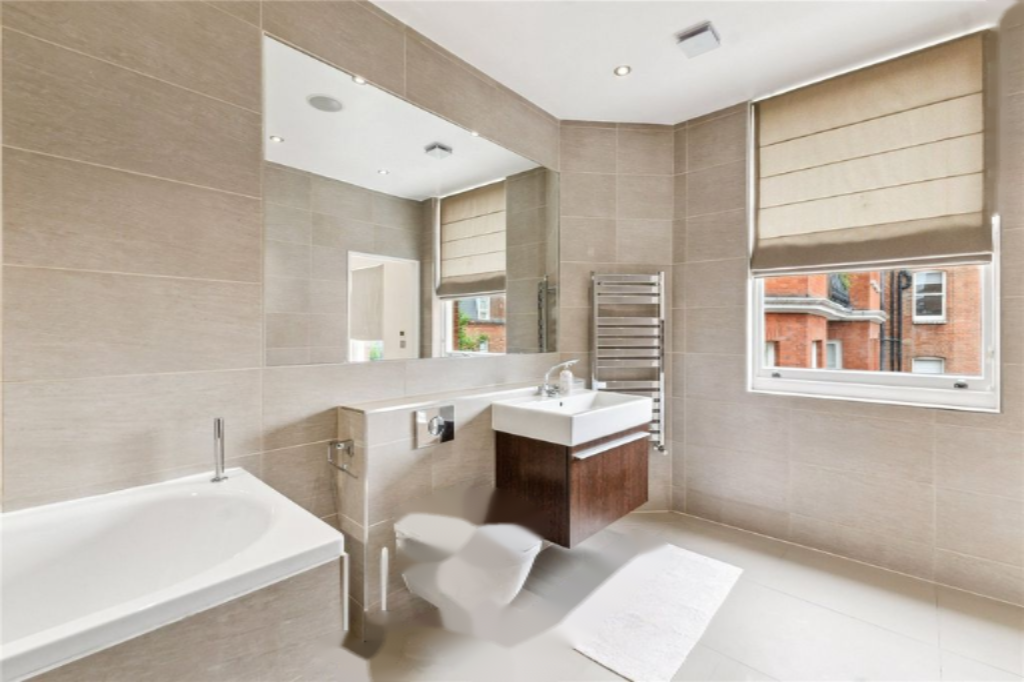 Flat in London, United Kingdom, 161 m² - picture 2