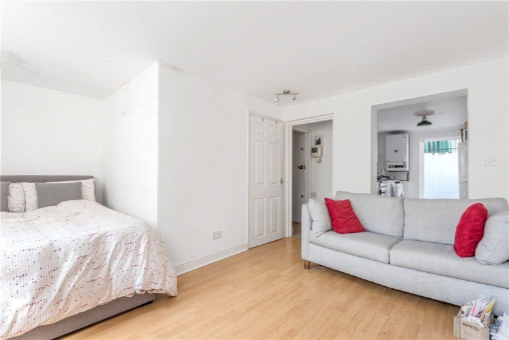 Flat in London, United Kingdom, 30 m² - picture 2