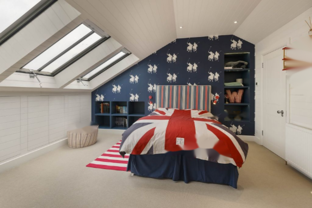 Flat in London, United Kingdom, 288 m² - picture 2