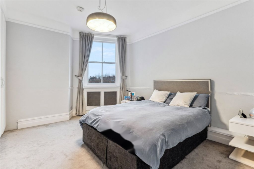 Flat in London, United Kingdom, 147 m² - picture 2