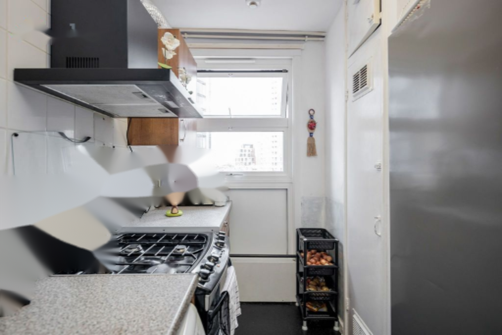 Flat in London, United Kingdom, 45 m² - picture 2