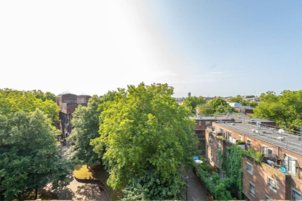 Flat in London, United Kingdom, 54 m² - picture 2