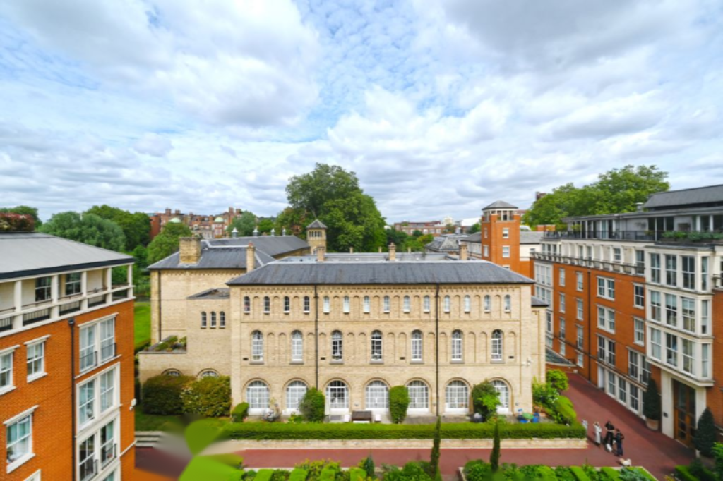 Flat in London, United Kingdom, 140 m² - picture 2