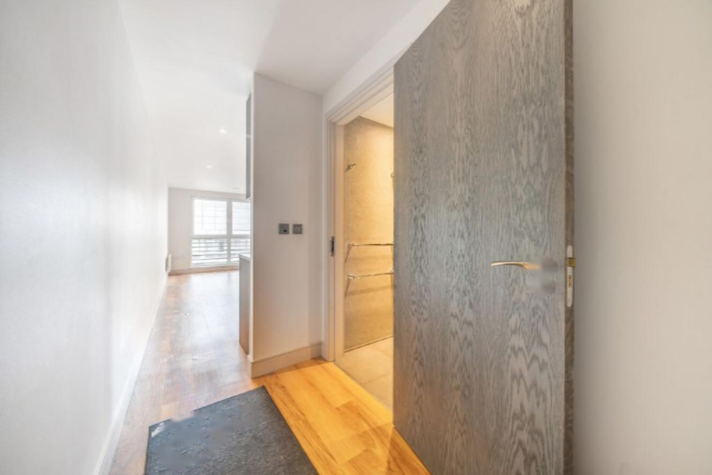 Flat in London, United Kingdom, 27 m² - picture 2