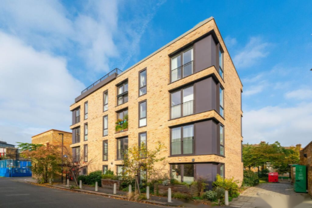 Flat in London, United Kingdom, 40 m² - picture 2