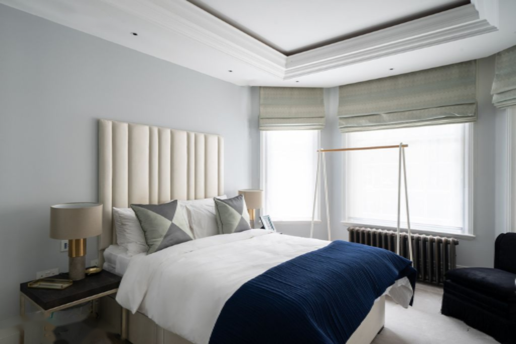 Flat in London, United Kingdom, 239 m² - picture 2