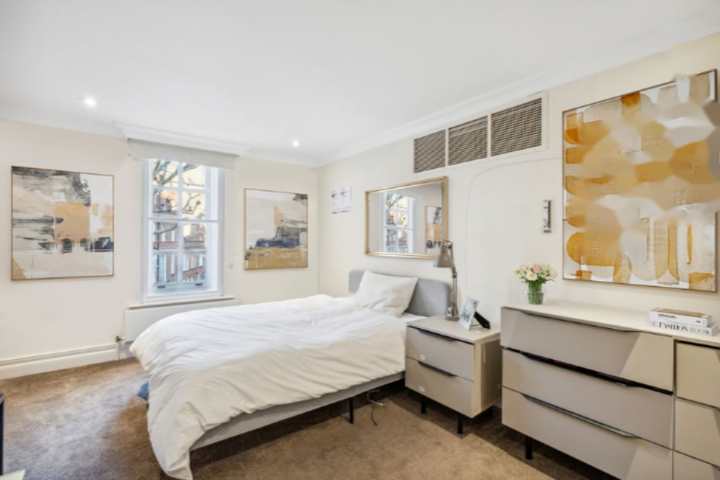 Flat in London, United Kingdom, 154 m² - picture 3