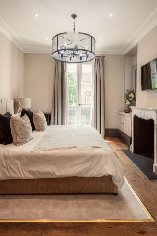 Flat in London, United Kingdom, 207 m² - picture 3