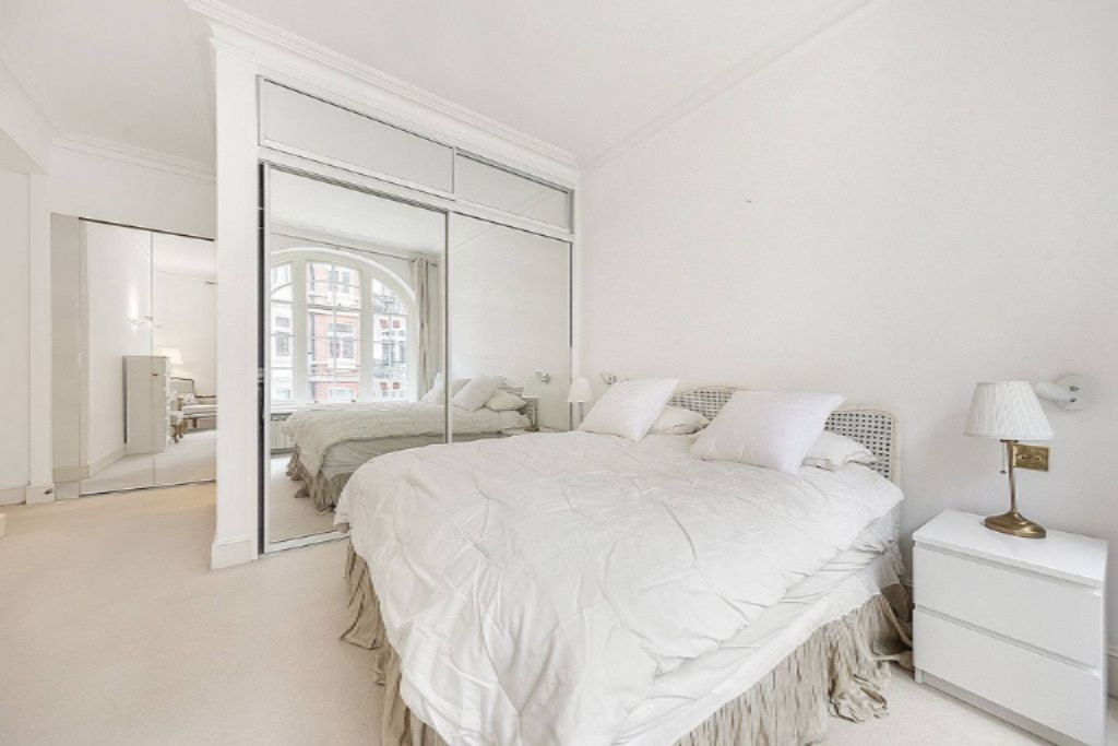 Flat in London, United Kingdom, 127 m² - picture 3